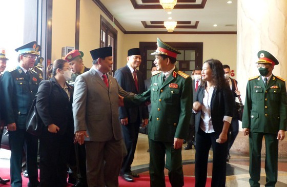 Vietnam, Indonesia continue to strengthen defense cooperation ảnh 5