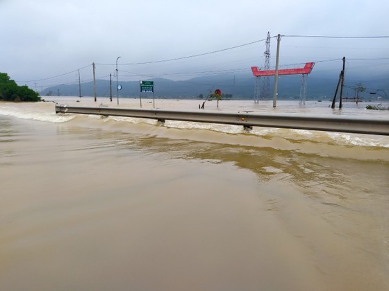 Ha Tinh Province bans vehicles from traveling through National Highway No.1 ảnh 5 Ha Tinh Province bans vehicles from traveling through National Highway No.1 ảnh 5
