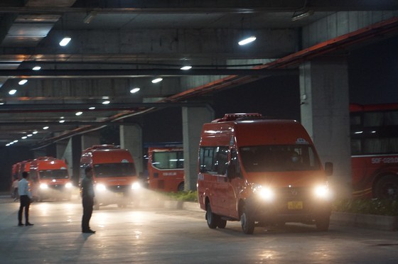 Futa company uses free-of-charge transit buses to serve new Eastern Bus Station ảnh 1