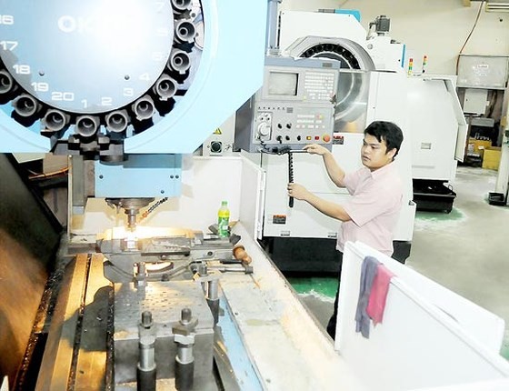 Mechanical molds manufacturing at Lap Phuc Mechanic Company (Photo: SGGP)