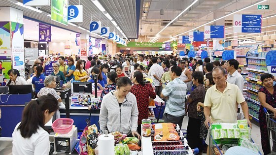 Customers at a Saigon Co.op supermarket in HCMC (Photo: SGGP)