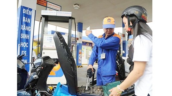 Transport group falls 3.04 percent in January 2019, thanks to gasoline price cut and discharge of fuel price stabilization fund. (Photo: SGGP)
