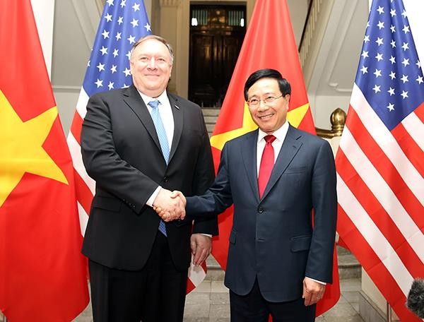 Deputy Prime Minister and Foreign Minister Pham Binh Minh (R) and US Secretary of State Mike Pompeo (Source: VGP)