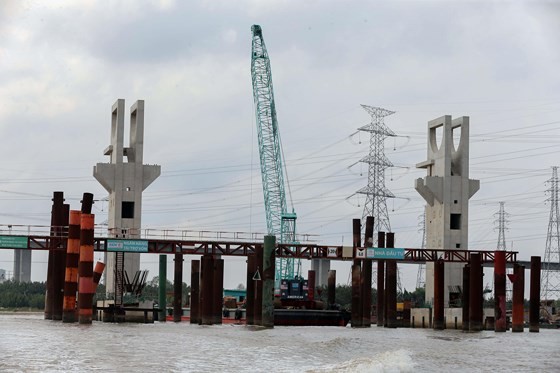 Many items of the VND10 trillion anti-flooding project have not been able to start construction because of site clearance problems (Photo: SGGP)