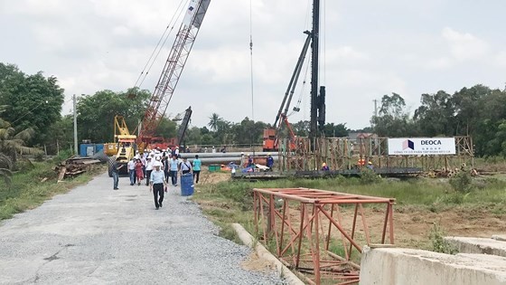 Ministry of Transport checking construction progress of Trung Luong - My Thuan Expressway project. Photo: QUOC HUNG