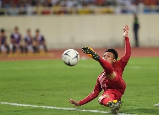 Midfielder Nguyen Quang Hai opened the score for Vietnam 