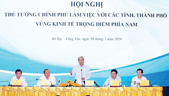 Prime Minister Nguyen Xuan Phuc speaks at the conference (Photo: VNA)