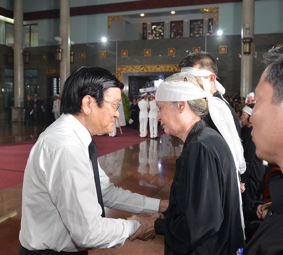State funeral held in HCMC for former Party leader Tran Quoc Huong ảnh 9 State funeral held in HCMC for former Party leader Tran Quoc Huong ảnh 9