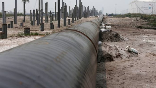 An oil pipeline in Pangerang in Malaysia's southern state of Johor (Source: Reuters)