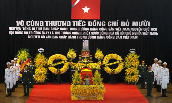Former Party General Secretary Do Muoi is laid in state at the National Funeral Hall in Hanoi. (Photo: VNA)