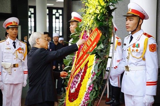 State funeral begins for former Party General Secretary Do Muoi ảnh 2 State funeral begins for former Party General Secretary Do Muoi ảnh 2