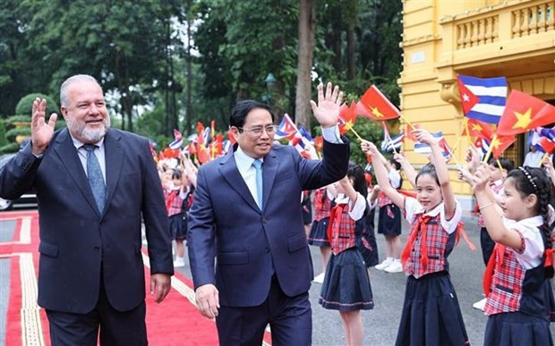 Welcome ceremony held for Cuba Prime Minister ảnh 3