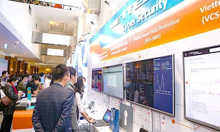 Information safety products made in Vietnam are displayed on the Vietnam Information Security Day 2020 in Hanoi. (Photo: SGGP)