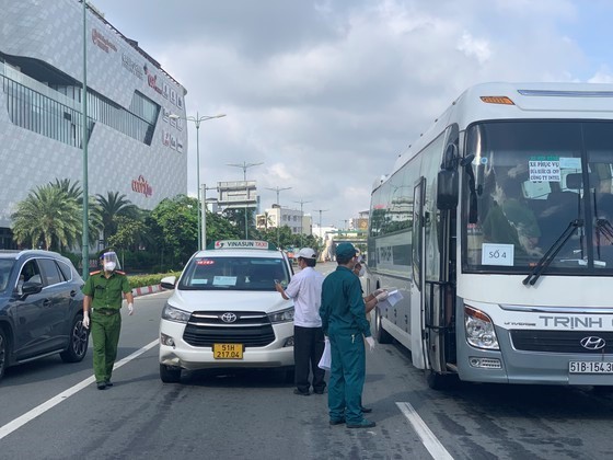 HCMC sees successful first day of military-manned travel restrictions ảnh 2 HCMC sees successful first day of military-manned travel restrictions ảnh 2