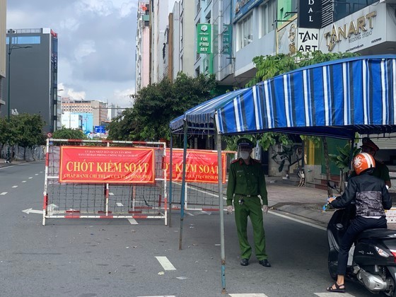 HCMC sees successful first day of military-manned travel restrictions ảnh 8 HCMC sees successful first day of military-manned travel restrictions ảnh 8