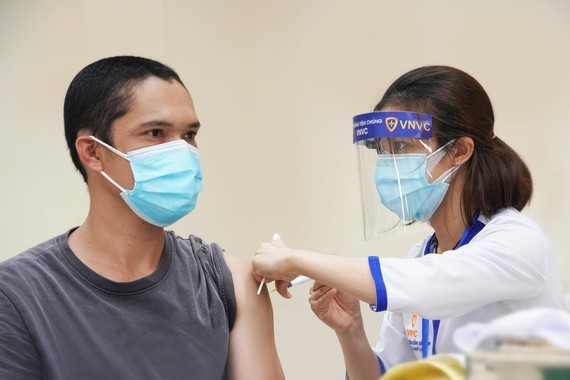 Nearly 35,000 Covid-19 patients discharged from hospitals ảnh 1 Nearly 35,000 Covid-19 patients discharged from hospitals ảnh 1