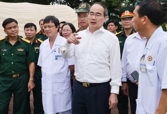City leaders visit families under preferential treatment policy ảnh 4 Lãnh đạo TPHCM thăm các gia đình liệt sĩ, thương bệnh binh nặng ảnh 4