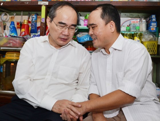 City leaders visit families under preferential treatment policy ảnh 3 Lãnh đạo TPHCM thăm các gia đình liệt sĩ, thương bệnh binh nặng ảnh 3