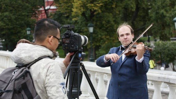 Documentaries of the Russian October Revolution are shot in Russia.