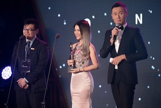 Actress Ngoc Thanh Tam receives the Special Jury Award for Best Actress.