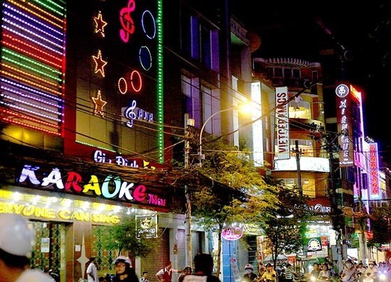 Karaoke clubs in HCM City's District 10. (Photo: sggp.org.vn)
