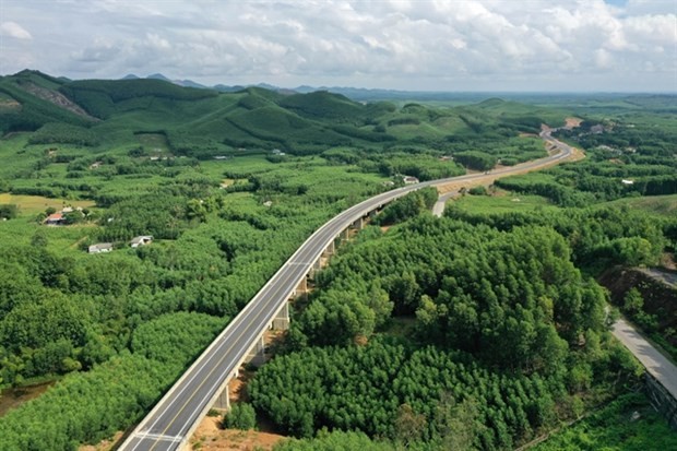 A section of the La Sơn-Tuy Loan Highway, part of the North-South Expressway, crossing the central province of Thua Thien-Hue (Photo: VNA)