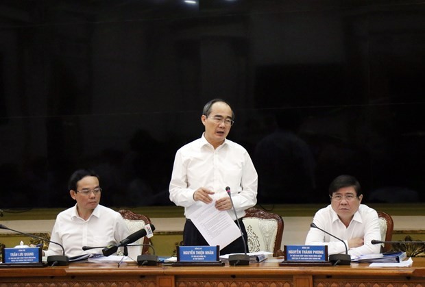 Secretary of the Ho Chi Minh City Party Committee Nguyen Thien Nhan (centre) speaks at the meeting on February 3 (Photo: VNA)