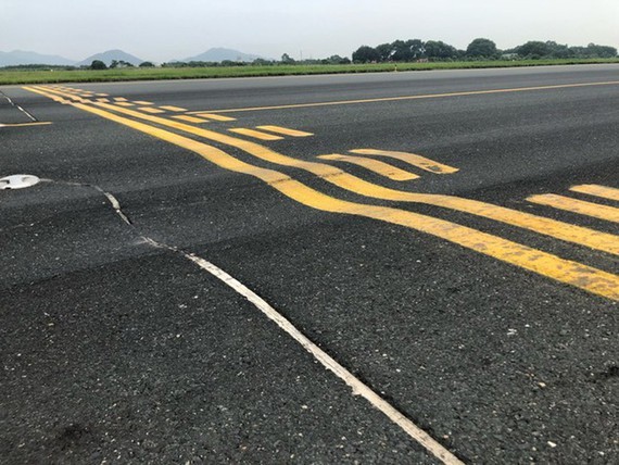 Downgraded runways in Noi Bai Airport