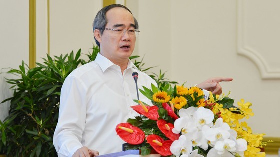 Secretary of the HCMC Party Committee Nguyen Thien Nhan speaks at an online conference on the planning for the city’s economic recovery and development from the COVID-19. (Photo: SGGP)