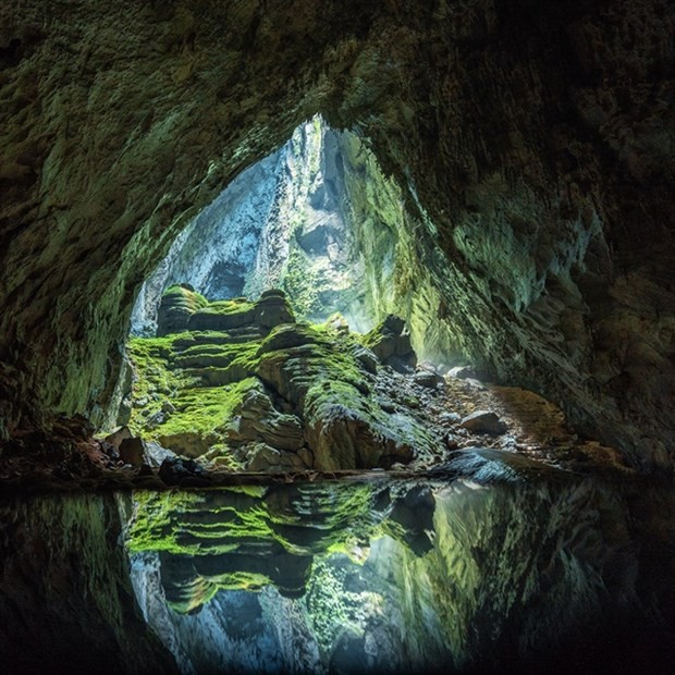 Tours of Son Doong, the world's largest cave, located in Quang Binh province, reopened on May 15 after being closed for two months due to COVID-19 (Photo: VNA)