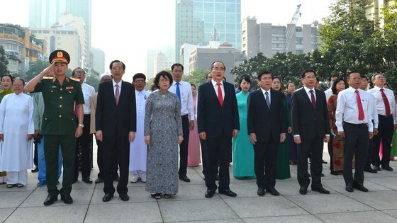 HCMC leaders express gratitude for late Presidents on National Day ảnh 6
