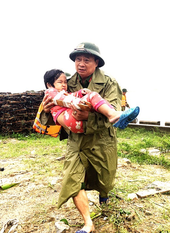People nationwide extends solidarity with flood victims ảnh 3 People nationwide extends solidarity with flood victims ảnh 3