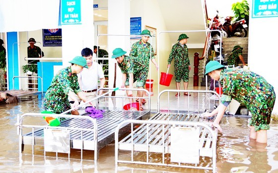 People nationwide extends solidarity with flood victims ảnh 4 People nationwide extends solidarity with flood victims ảnh 4