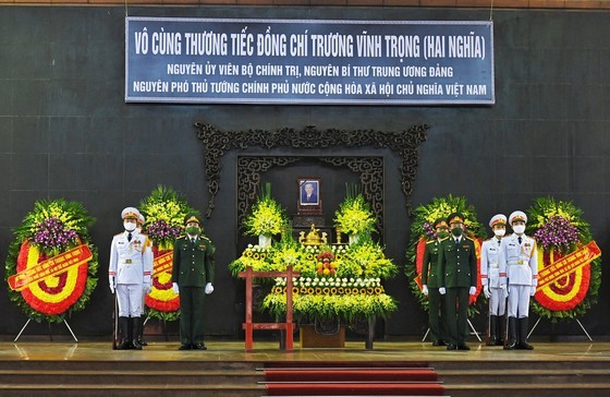 State funeral in Hanoi, Ben Tre for former Deputy PM Truong Vinh Trong starts ảnh 7 State funeral in Hanoi, Ben Tre for former Deputy PM Truong Vinh Trong starts ảnh 7