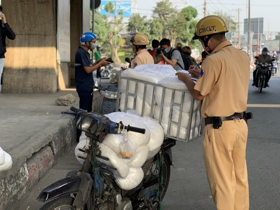HCMC Police handle, seize hundreds of outdated motor vehicles ảnh 4 HCMC Police handle, seize hundreds of outdated motor vehicles ảnh 4