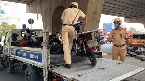 HCMC Police handle, seize hundreds of outdated motor vehicles ảnh 6 HCMC Police handle, seize hundreds of outdated motor vehicles ảnh 6
