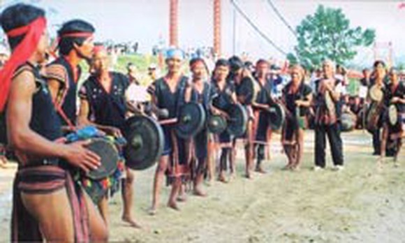 Gong performance in the Central Highlands (Photo: SGGP)