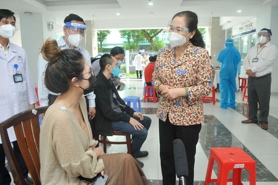 HCMC’s leaders visit people, frontline forces in districts ảnh 1 HCMC’s leaders visit people, frontline forces in districts ảnh 1