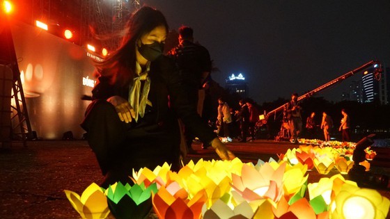 National memorial service held to remember Covid-19 victims ảnh 36