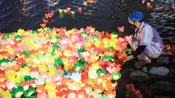 National memorial service held to remember Covid-19 victims ảnh 39