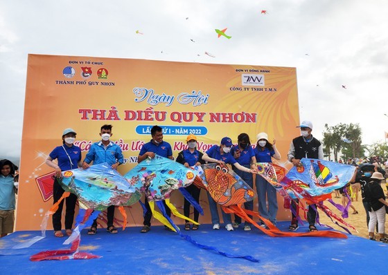 2022 Quy Nhon Summer Sea Festival opens ảnh 5