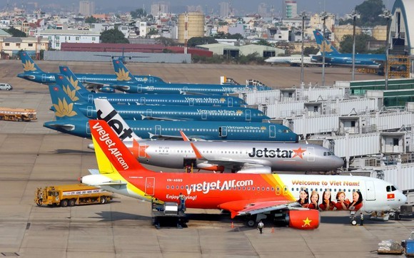 Airports nationwide receive 1.1 million arrivals on national holidays ảnh 1