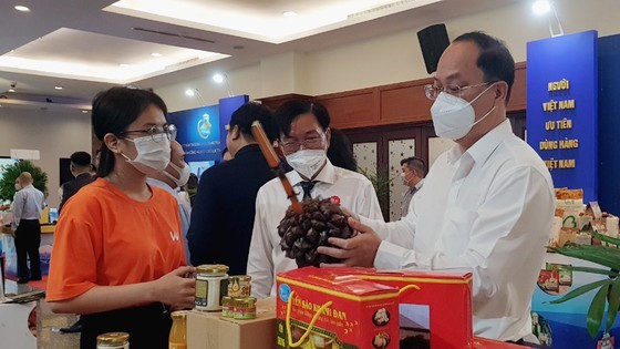 HCMC reviews one-year “Vietnamese people prioritize Vietnamese goods” campaign ảnh 1 HCMC reviews one-year “Vietnamese people prioritize Vietnamese goods” campaign ảnh 1