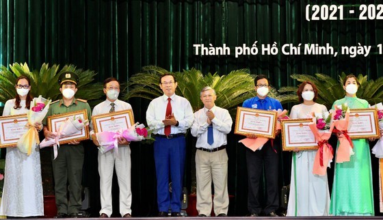 HCMC honors 355 exemplary models in following Uncle Ho’s example ảnh 2