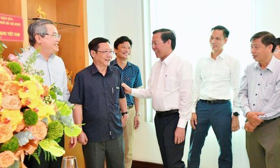 HCMC leader extends greetings to press agencies ảnh 4