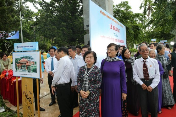 Exhibition on achievements of HCMC, Ba Ria-Vung Tau opens on Con Dao Island ảnh 3