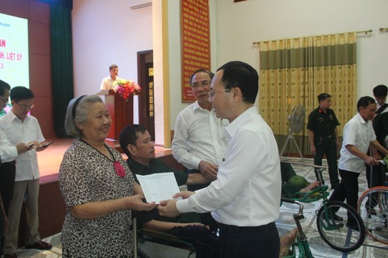 HCMC’s officials visit wounded soldiers in Northern provinces ảnh 5 HCMC’s officials visit wounded soldiers in Northern provinces ảnh 5