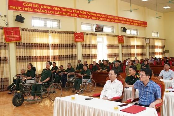 HCMC’s officials visit wounded soldiers in Northern provinces ảnh 14 HCMC’s officials visit wounded soldiers in Northern provinces ảnh 14