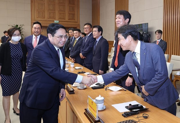 PM urges Korean businesses to boost connectivity with Vietnamese firms ảnh 1