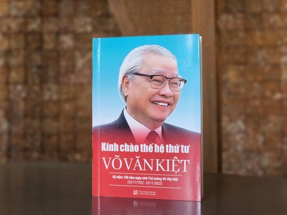 Book handover between HCMC, Vinh Long celebrates late PM’s birth anniversary ảnh 2 Book handover between HCMC, Vinh Long celebrates late PM’s birth anniversary ảnh 2